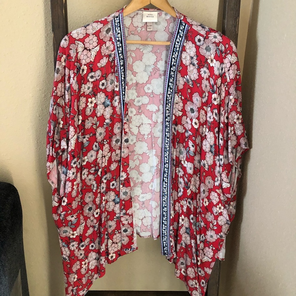 Knox rose. Size XL-XXL. Beautiful top.